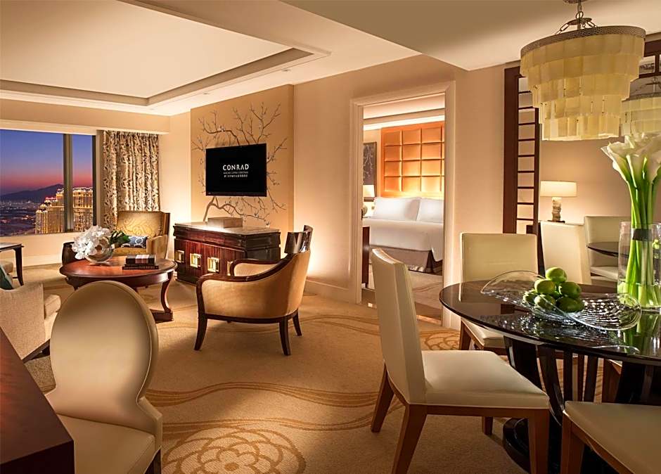 Photo 1 sur 6 de Deluxe 1 King Bed Suite