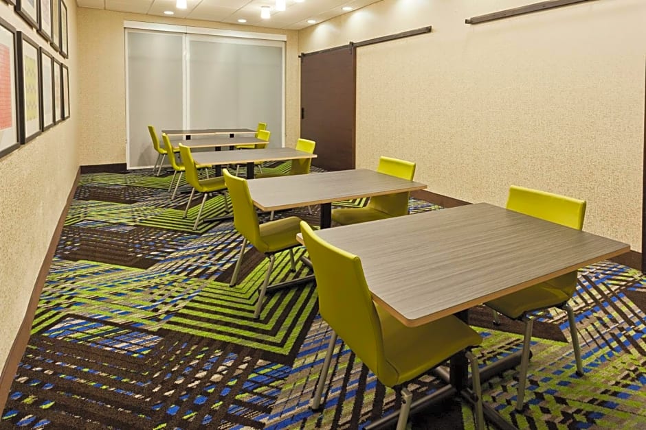 Holiday Inn Express Fayetteville By IHG