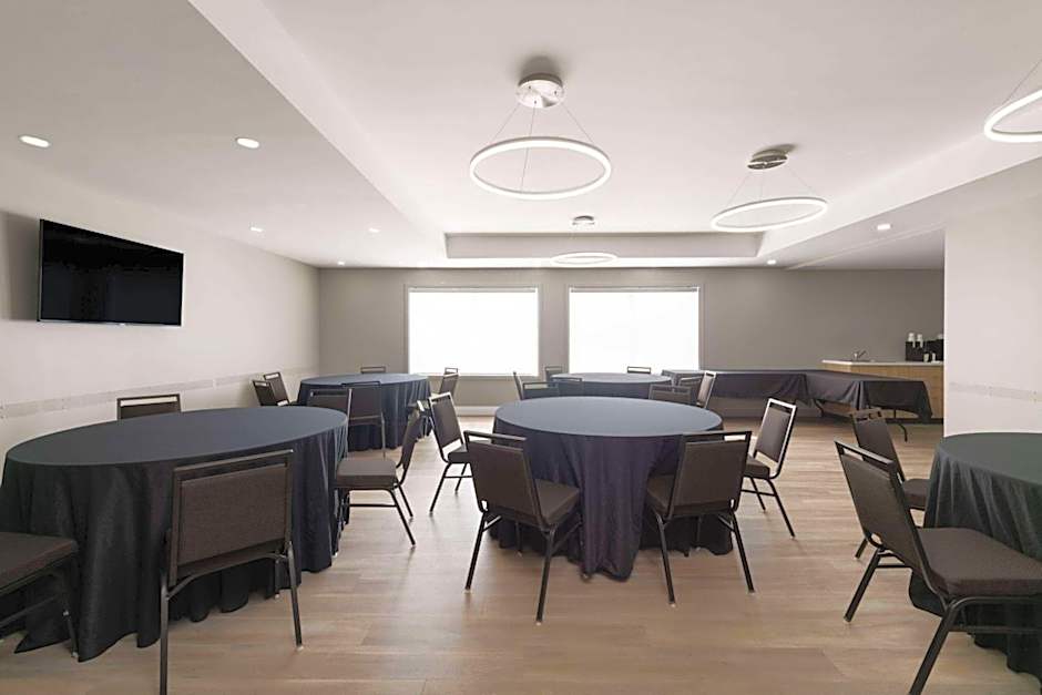 Microtel Inn & Suites by Wyndham Lachute