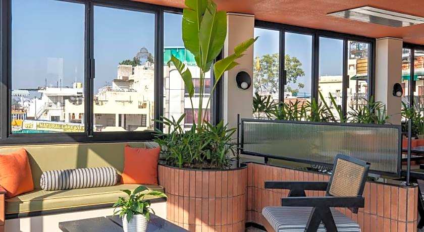 The Red Pier - My Downtown Hotels