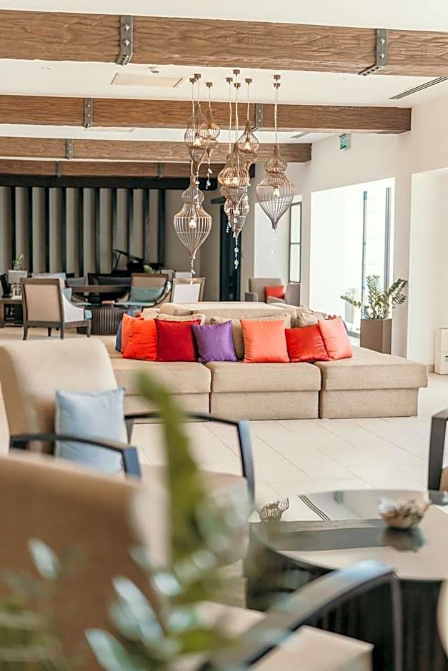 Arkin Palm Beach Hotel