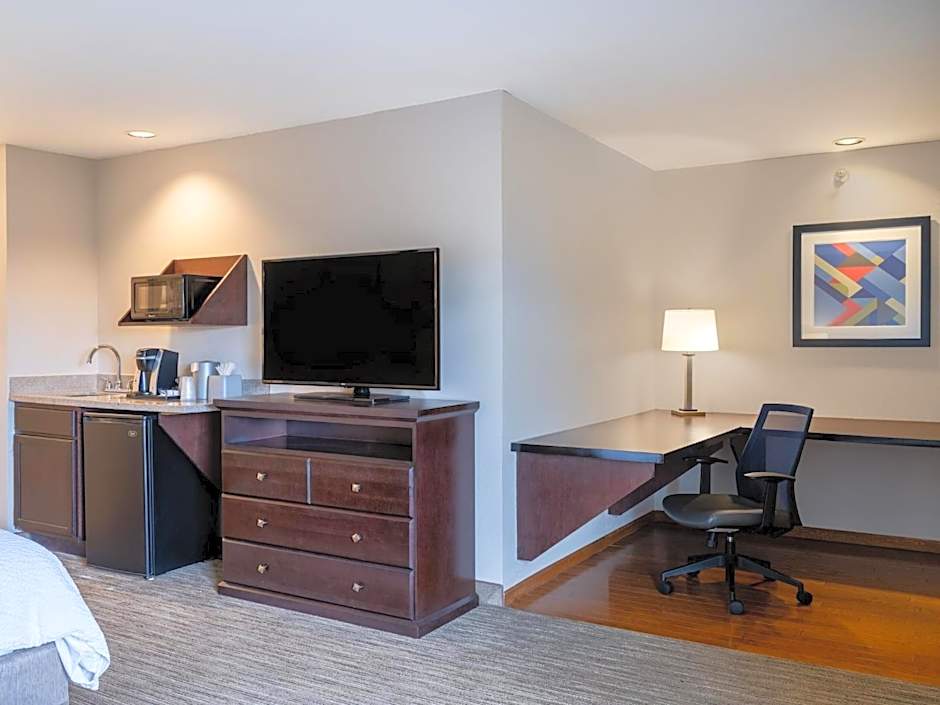 Holiday Inn Express Hotel & Suites Chicago-Libertyville By IHG