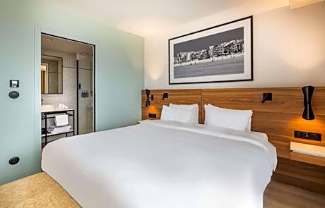 Superior Room with Balcony and Sea View