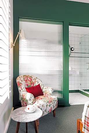 Deluxe King with Garden View