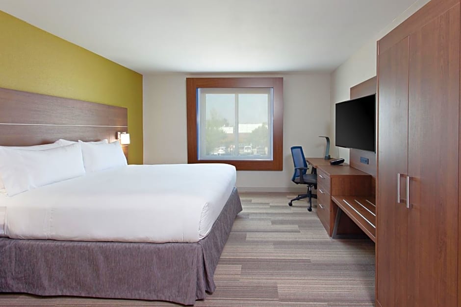 Holiday Inn Express Hotel & Suites Pasadena-Colorado Boulevard, an IHG Hotel