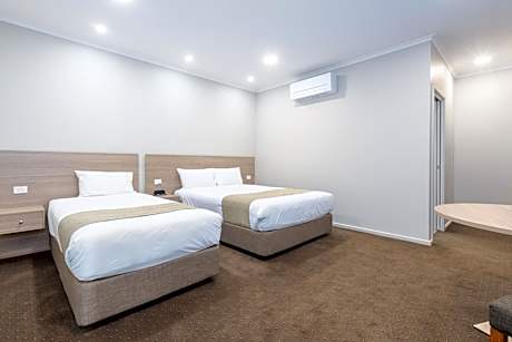 Somerset Hotel