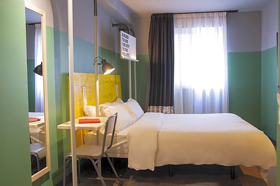 room00 Valencia Hostel