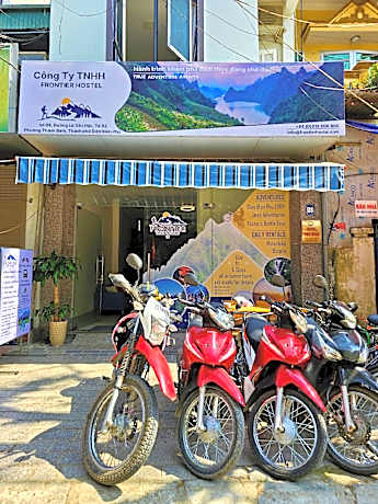 Frontier Hostel & Tours