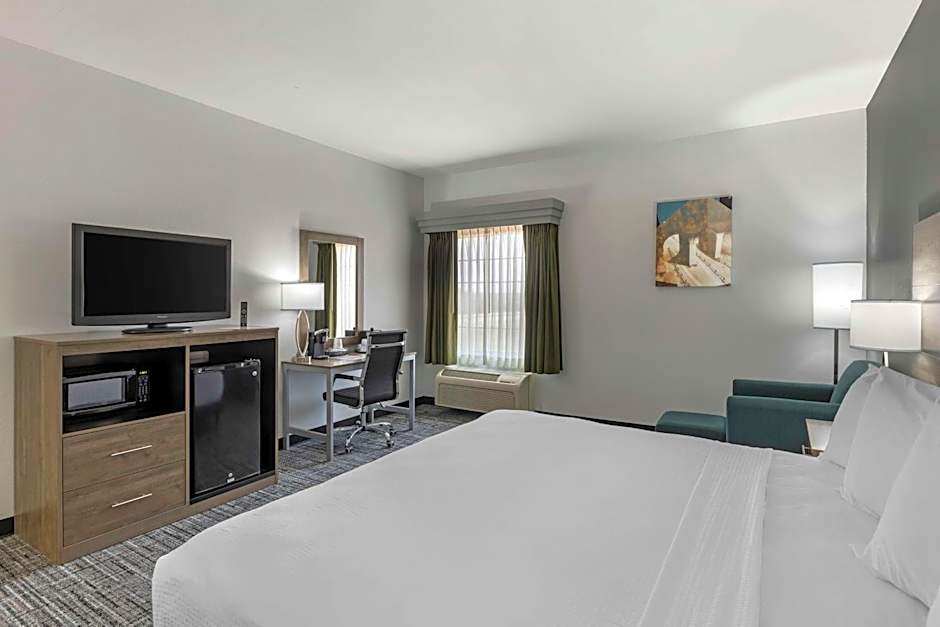 Best Western Plus MidAmerica Hotel