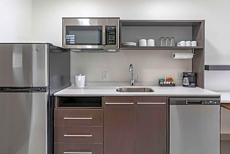 1 King Bed Studio Suite