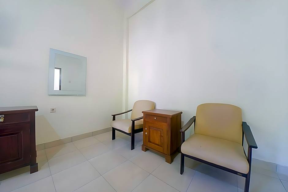 RedDoorz near Nusa Cendana University