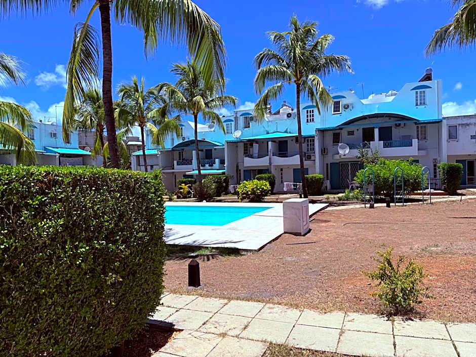 Cozy townhome near beach in heart of Grand Baie