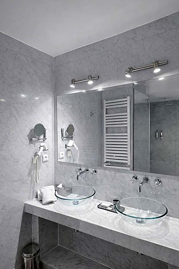 Bab Hotel
