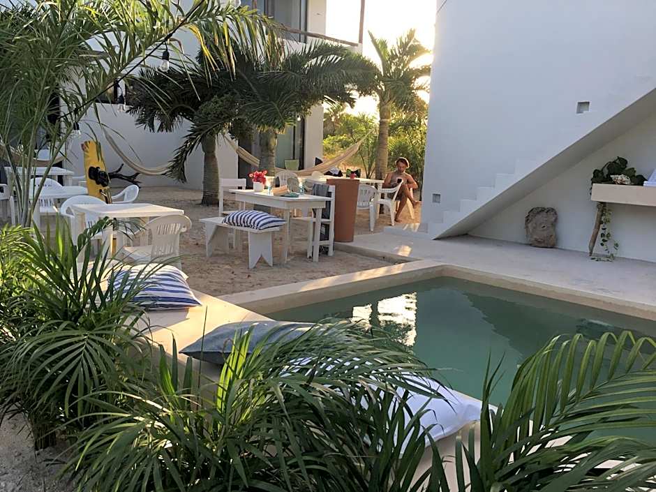 LunArena Barefoot Hotel