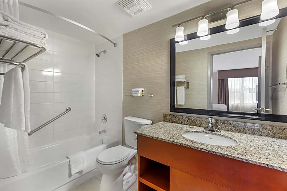 Best Western Plus Rose City Suites