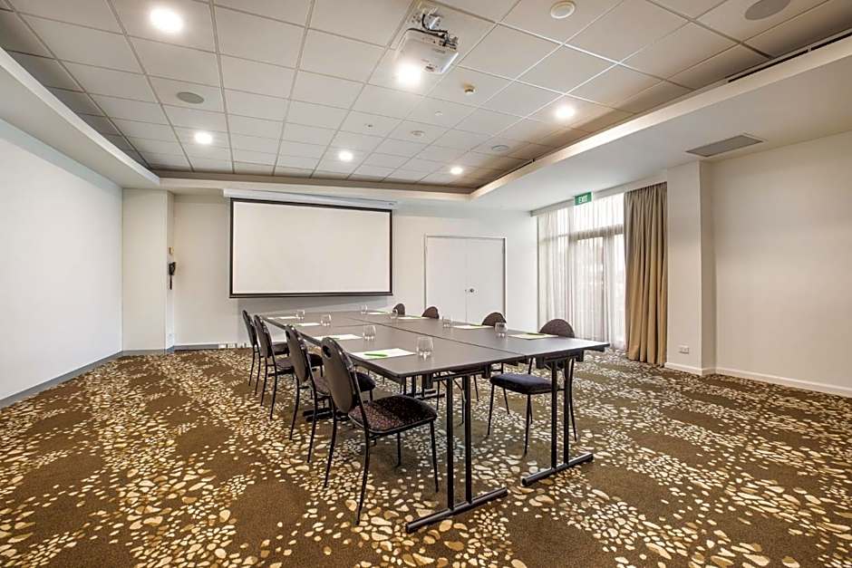 Holiday Inn Melbourne Airport By IHG