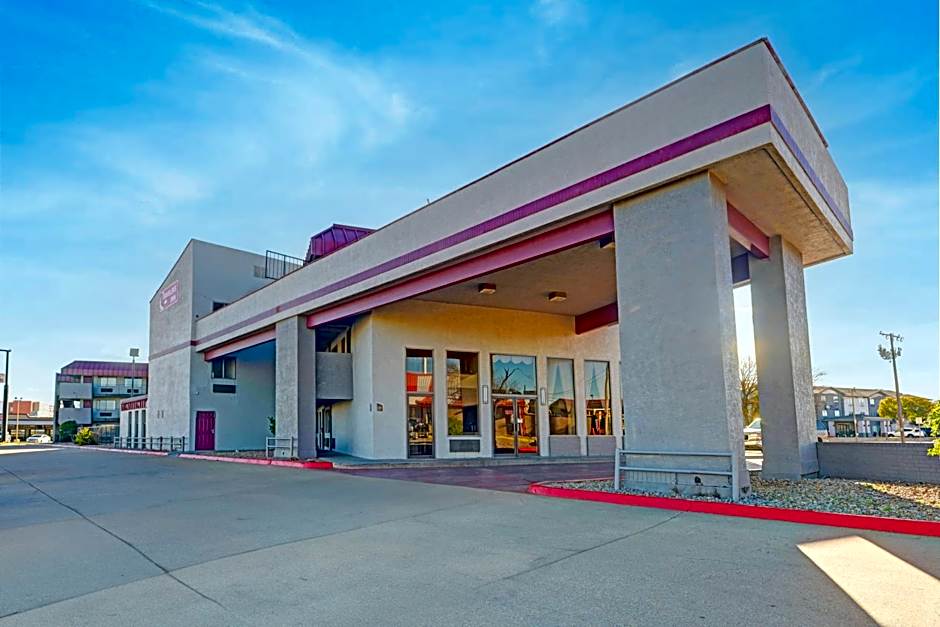 Travelers inn by OYO Wichita Falls