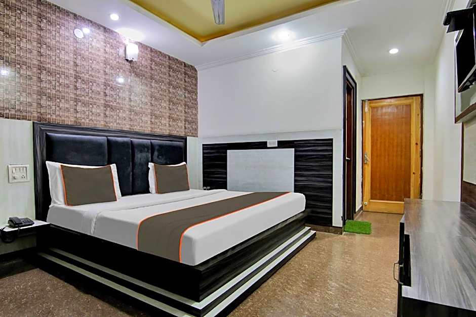 Collection O The Shree Dhar Niwas