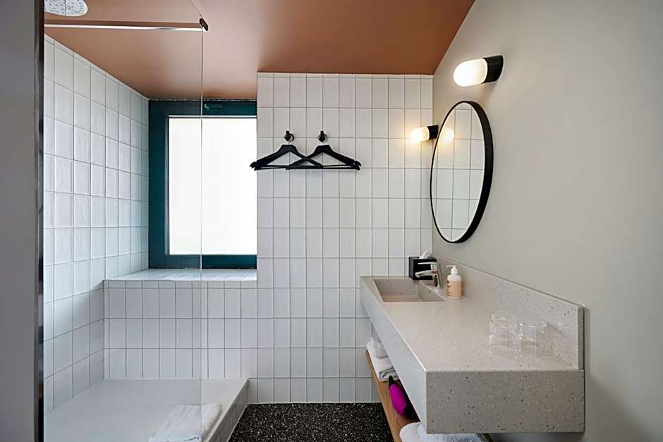 Moxy Annecy