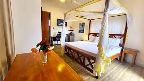 Queen Room with Pool View