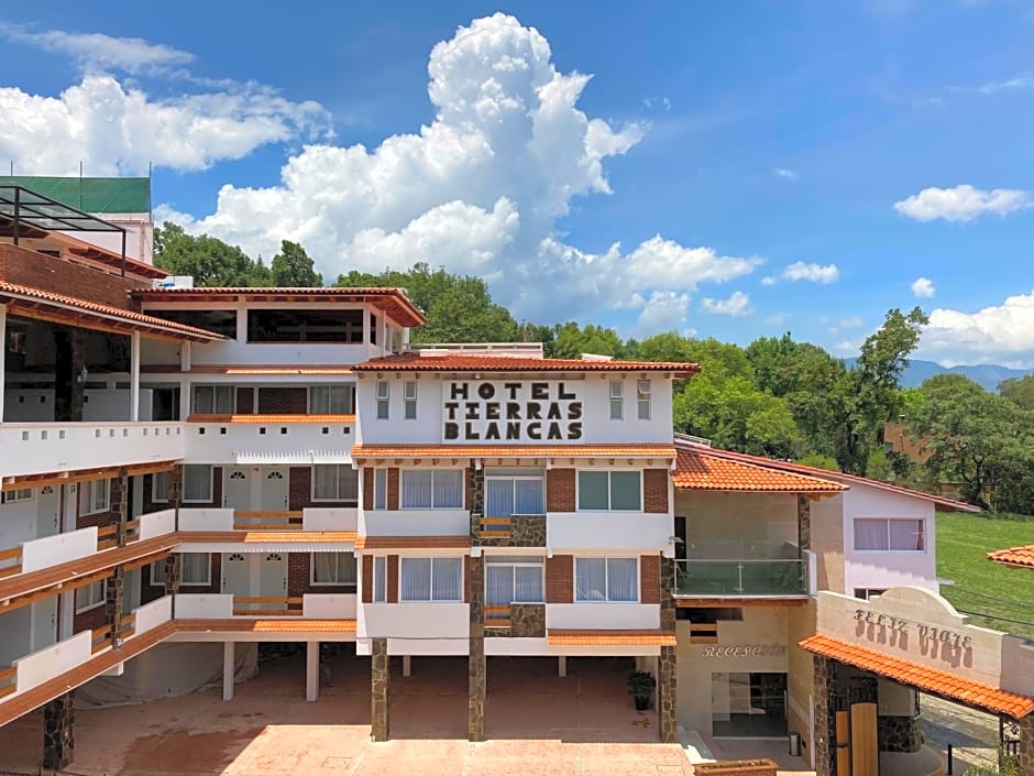 Hotel Tierras Blancas