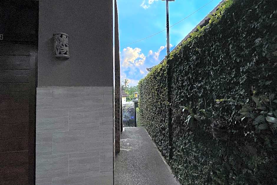 Mongan Homestay Beside The Belulang Hot Spring