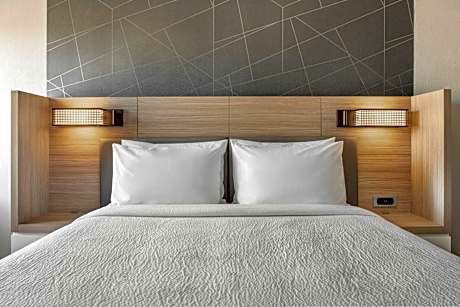 King Suite with City View