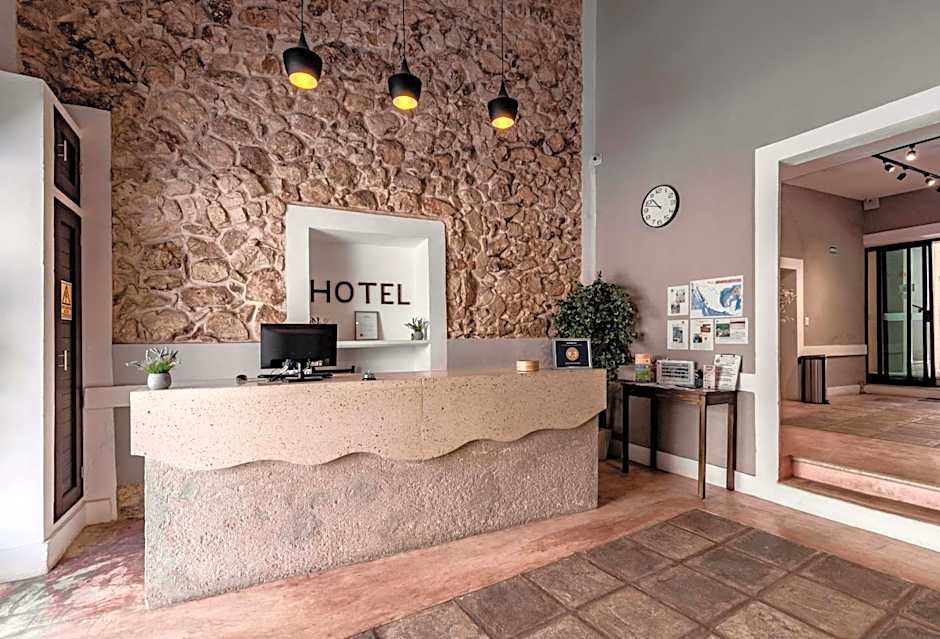 Hotel Colonial Zaci by GuruHotel