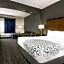 La Quinta Inn & Suites by Wyndham Mercedes Outlet Mall