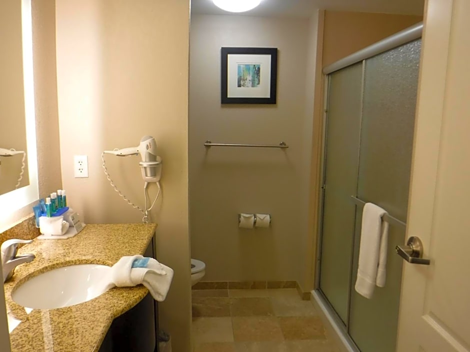 Holiday Inn Express West Jefferson, an IHG Hotel