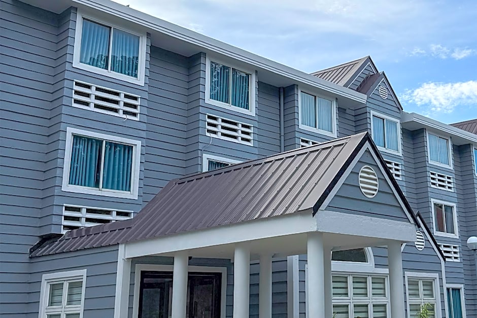 Microtel By Wyndham Eagle Ridge