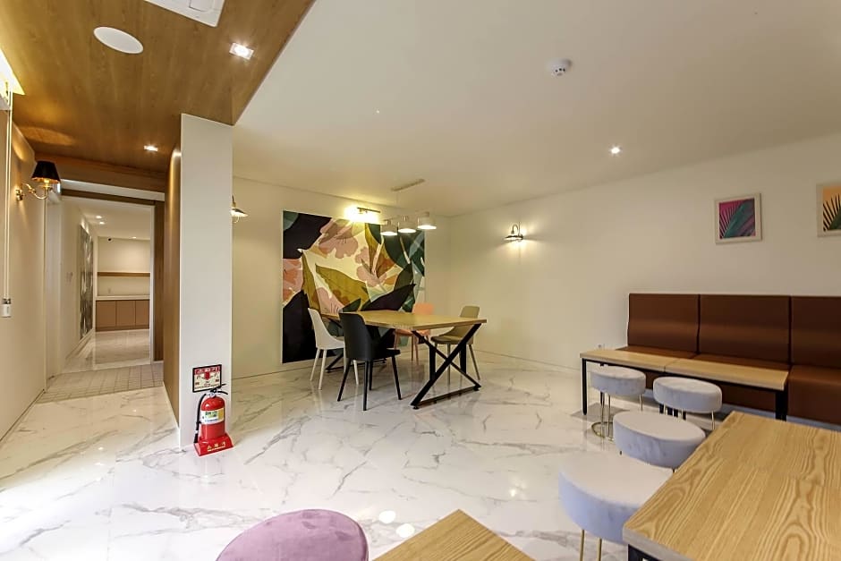 Busan Songjeong Brooks Hotel