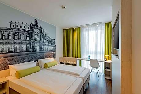 Super 8 by Wyndham Dresden