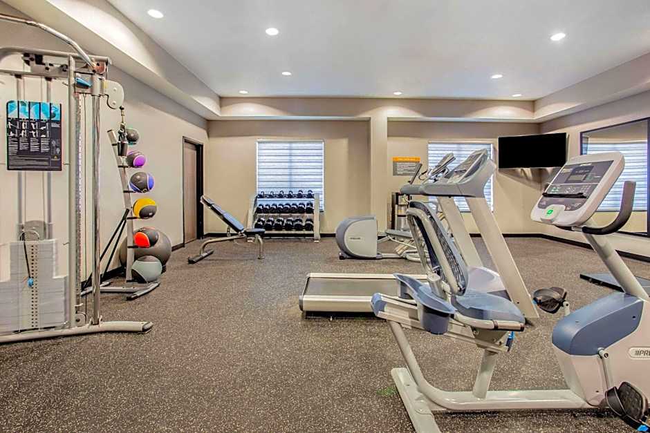 La Quinta Inn & Suites by Wyndham Northlake Ft. Worth