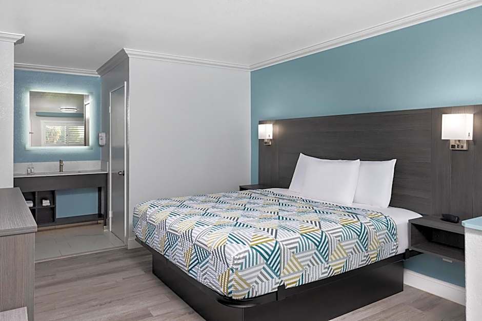 Red Lion Inn & Suites Lemoore