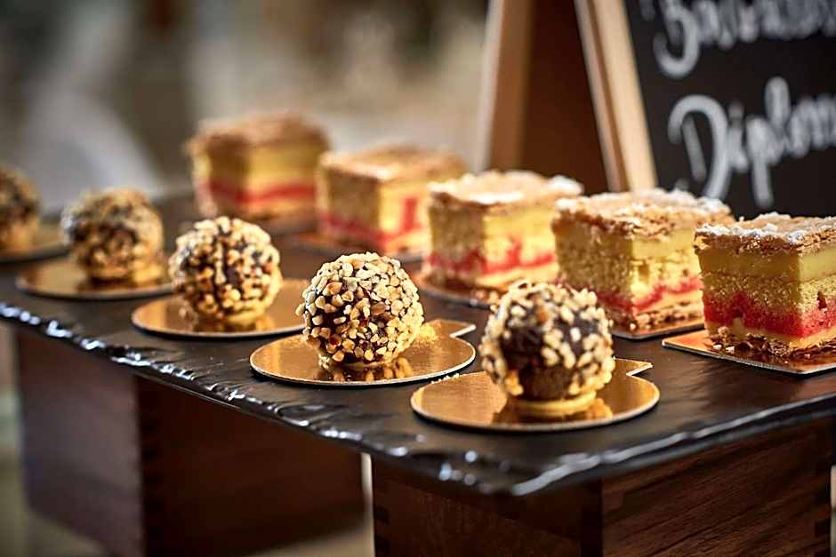 Rome Cavalieri, Waldorf Astoria By Hilton Hotels & Resorts