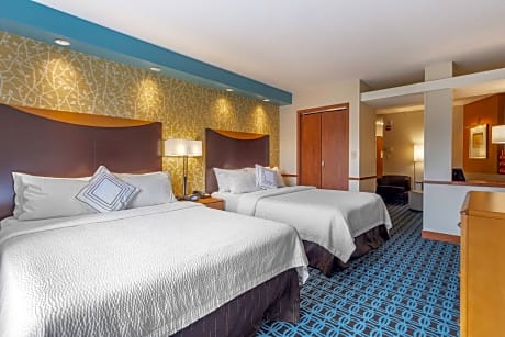 Studio, 2 Queen Beds (Hearing Accessible)