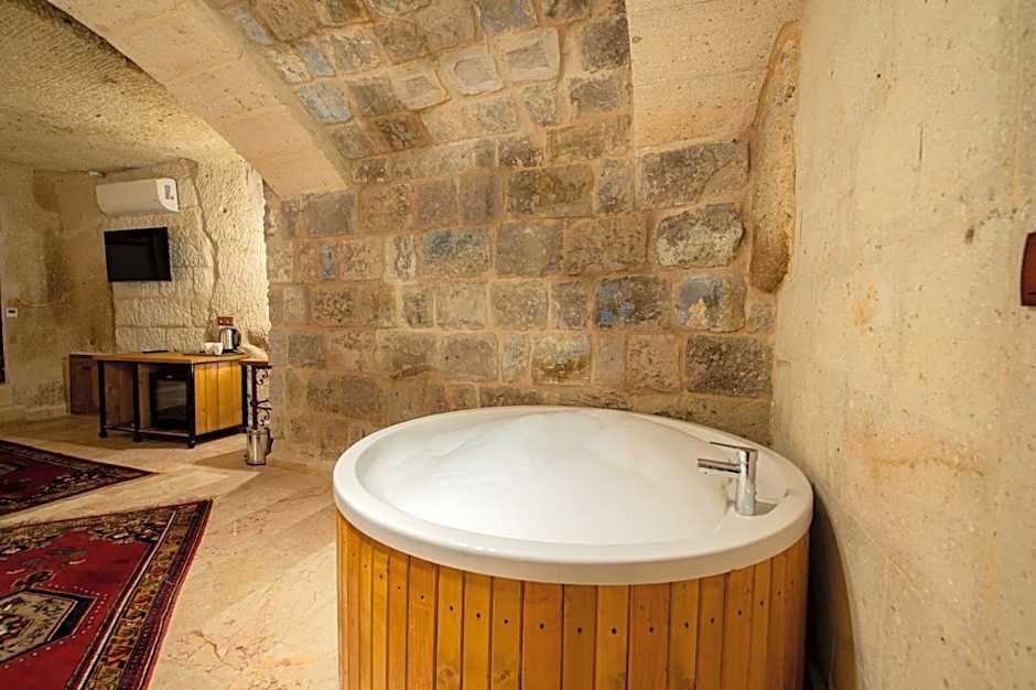 Ares Cave Suites