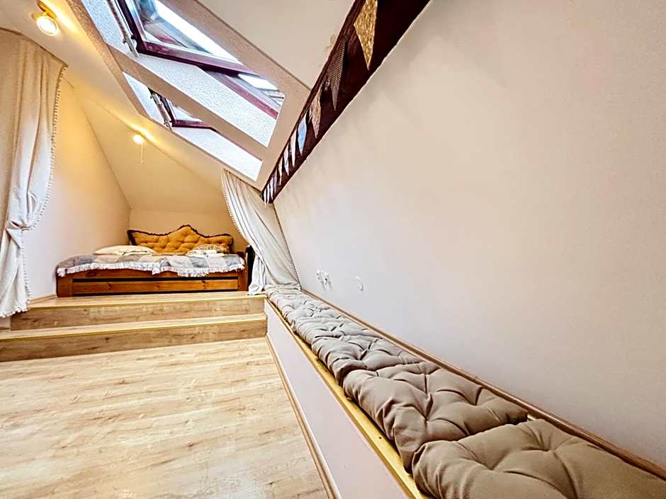 Rabbit's Loft - 2 Bedrooms, Theme Room, Free Parking