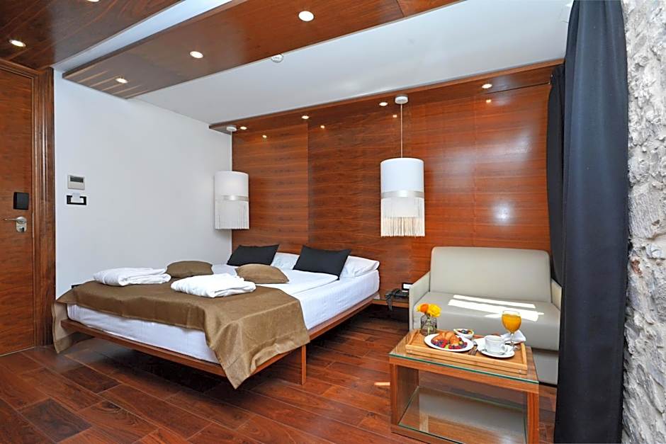 Jupiter Luxury Hotel