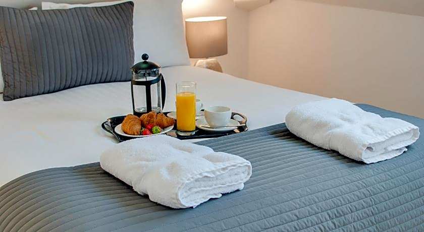 Base Serviced Apartments - Sir Thomas Street