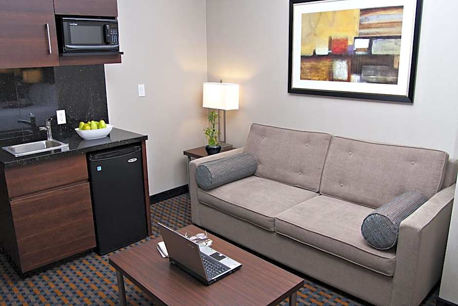 Holiday Inn Express Pembroke By IHG