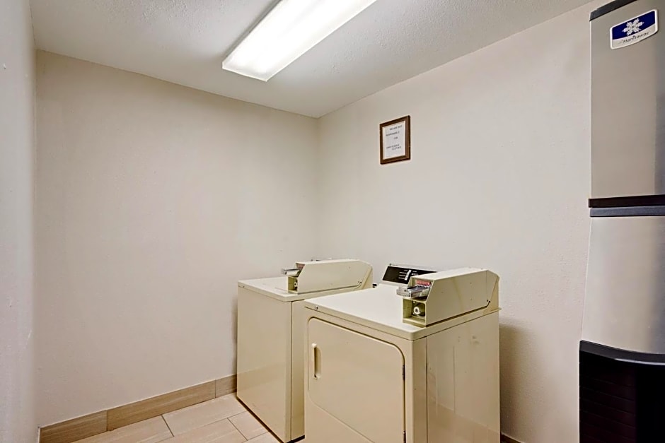 Super 8 by Wyndham Lexington Winchester Rd