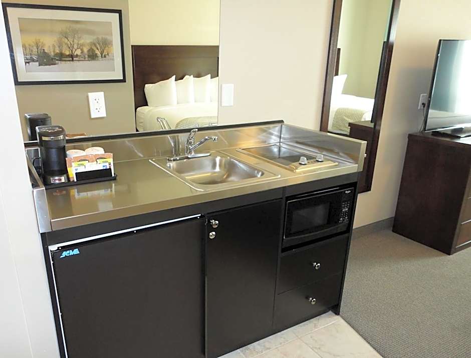 Ramada by Wyndham Emerald Park/Regina East