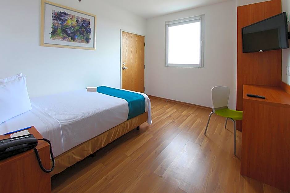 One Guadalajara Periférico Poniente