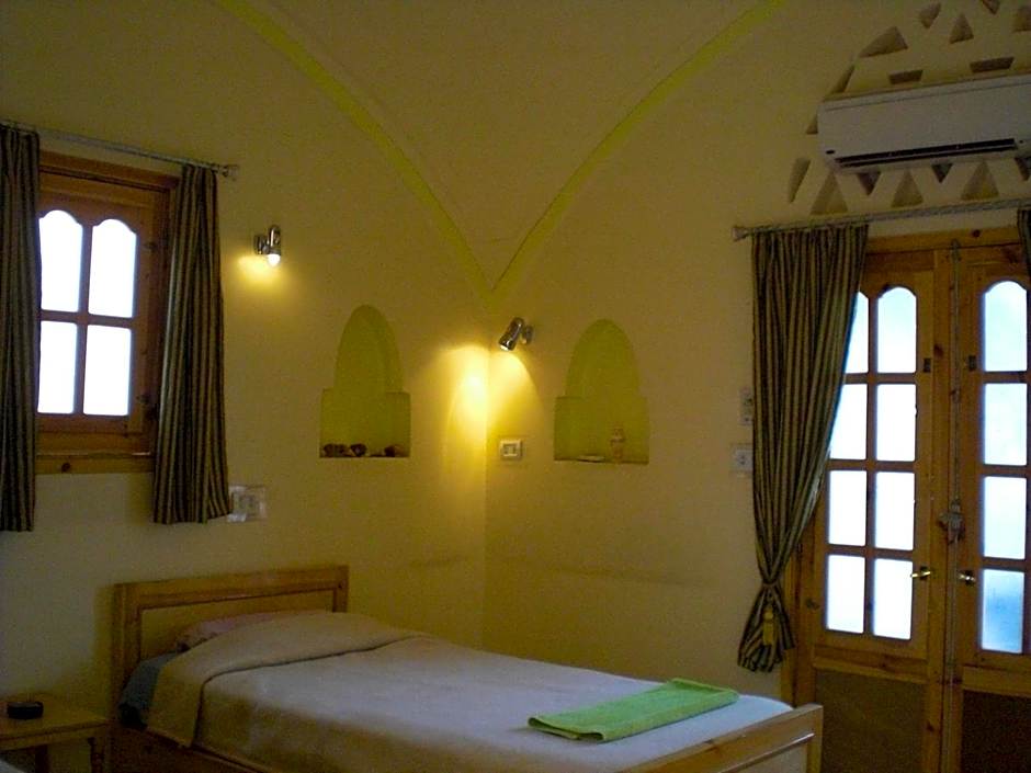 El Fayrouz Hotel