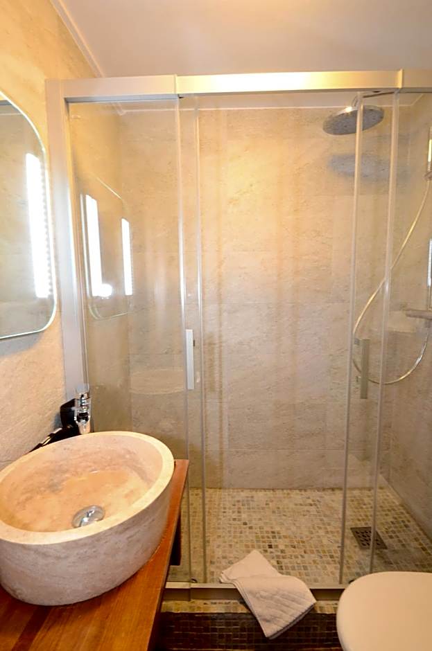 Green Hotels Confort Paris 13