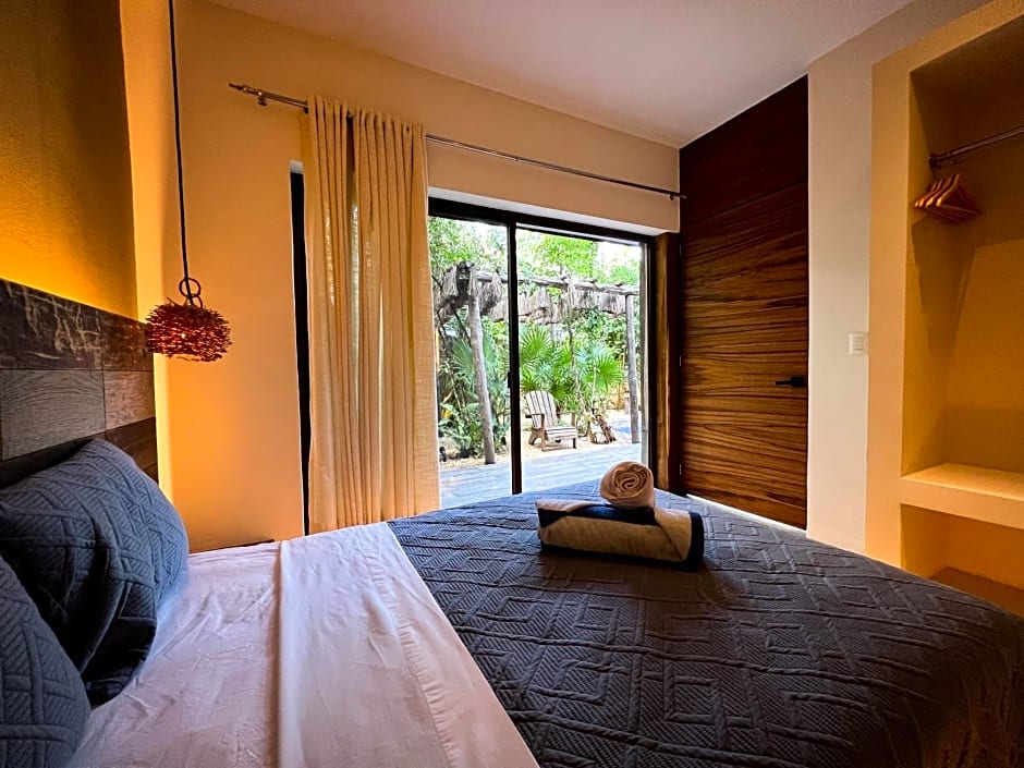 Kuun Tulum By Lockey