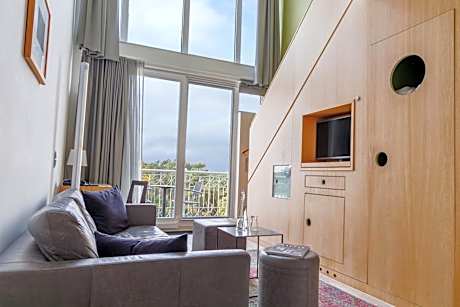 Junior Suite with Balcony - Partial Sea View