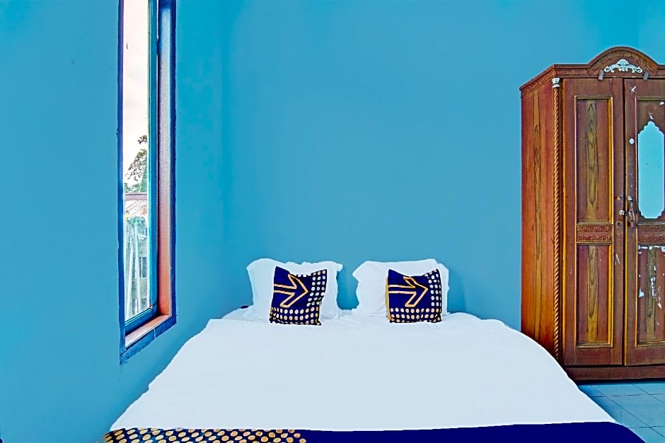 SPOT ON 91918 Najla Guest House Syariah